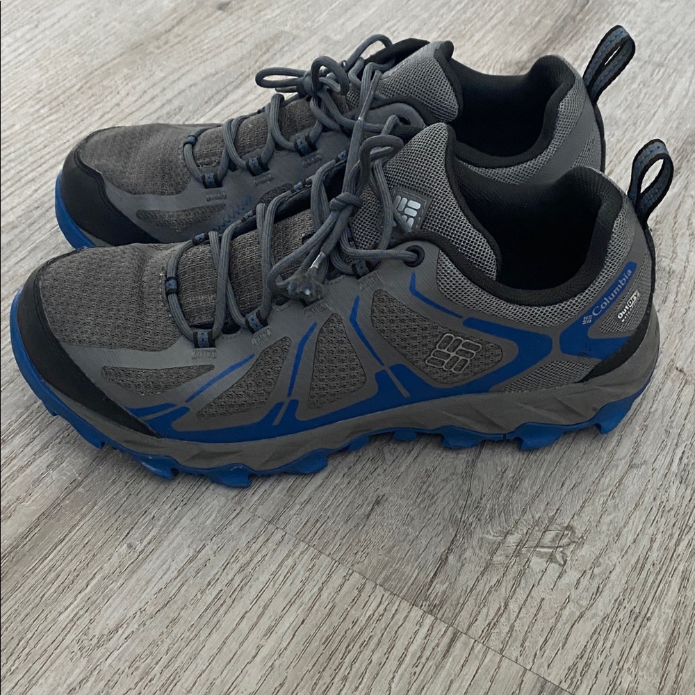 Columbia TECHLITE WATERPROOF Charcoal and Navy Trail Shoes